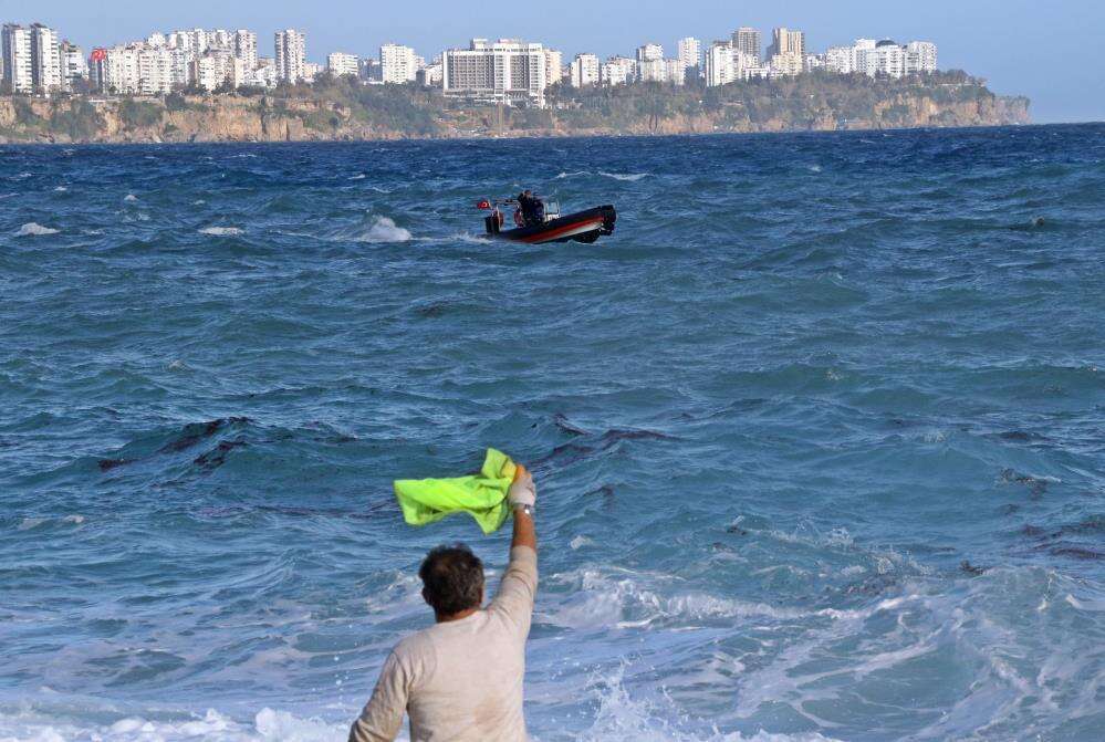 Konyaaltı’nda boğularak ölen gencin suya girme sebebi yürekleri yaktı 17